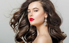 亲切的金子打扑克的视频